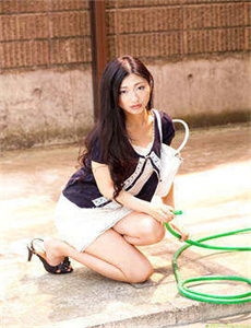 《男子扒开美女尿口做羞羞的事-反差婊吃瓜黑料网站19》